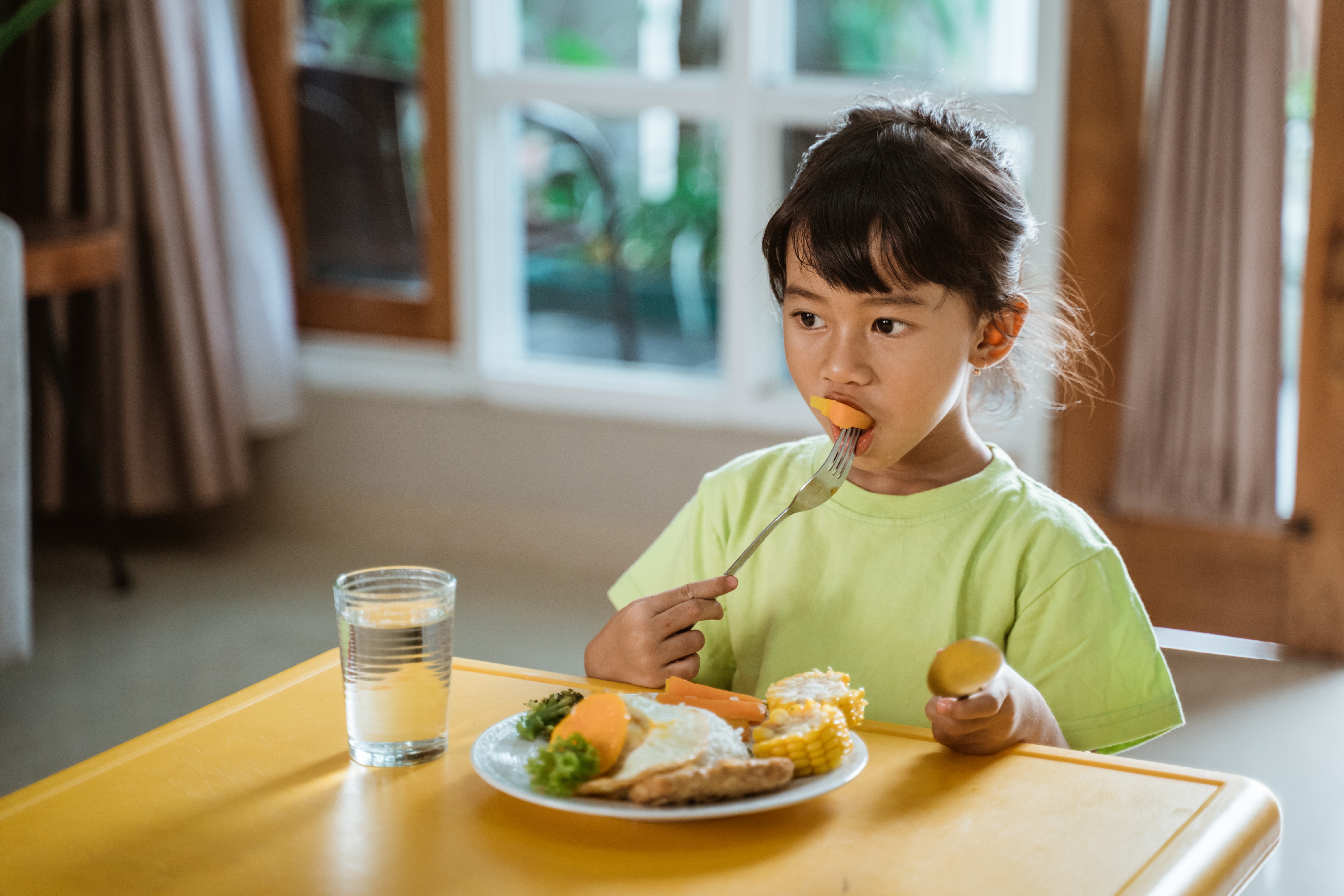 pertolongan pertama anak pusing, anak sakit kepala, cara atasi pusing anak, tips pusing anak, kesehatan anak, Bunda, si Kecil